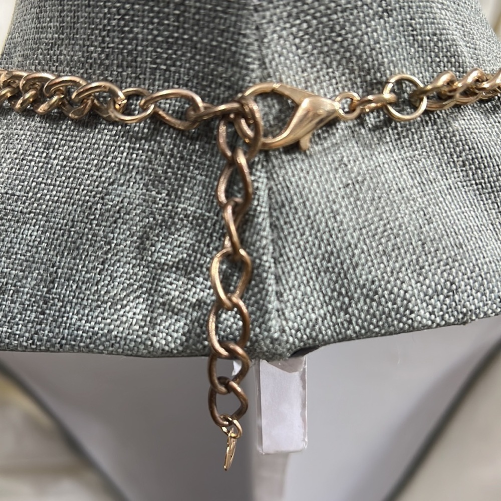 Vintage Faux Pearls adjustable, Fashionable and Stylish Gold chain with clasp.☑️ - Picture 7 of 7